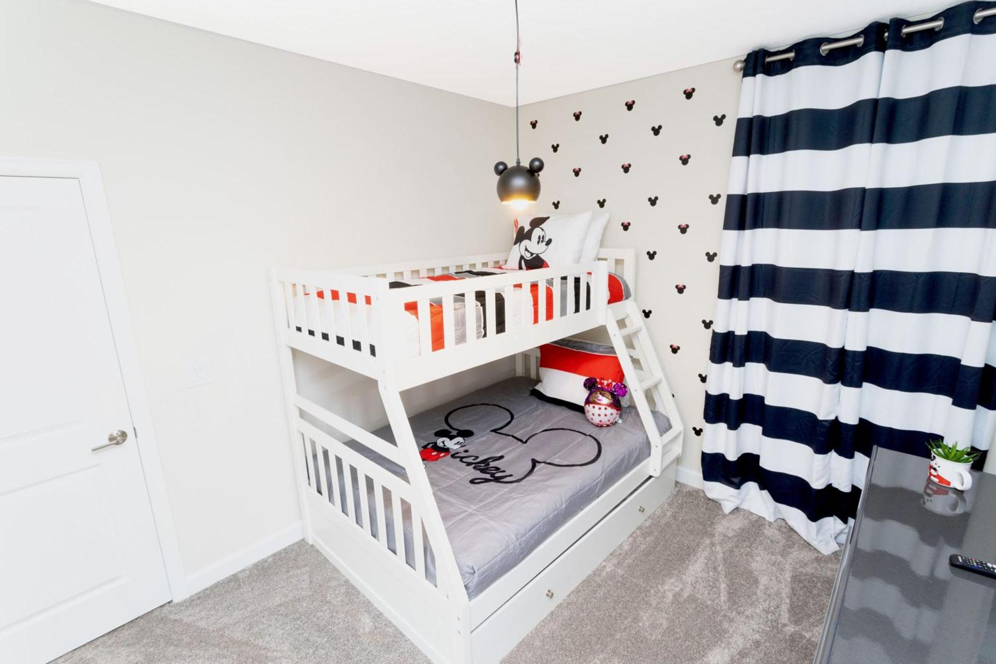 Gorgeous 6 Bd Sf Close To W/ Pool @ Champions Gate 712